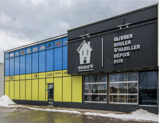 1377-1379 Rue Des Champs-Élysées, Le Fjord-du-Saguenay, QC en alquiler - Foto del edificio - Imagen 1 de 1