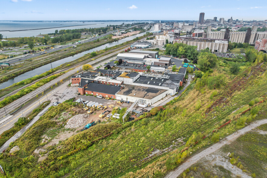 670 Ohio St, Buffalo, NY en venta - Foto del edificio - Imagen 3 de 17