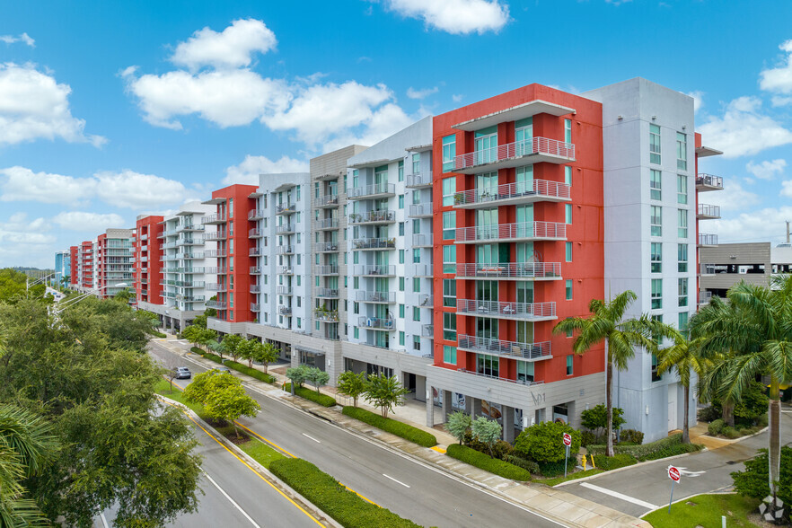 7671 NW 107th Ave, Doral, FL en alquiler - Foto del edificio - Imagen 2 de 17