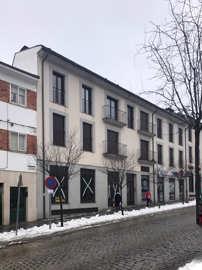 Más detalles de Calle San Miguel, 1, El Espinar - Edificio residencial​ en venta