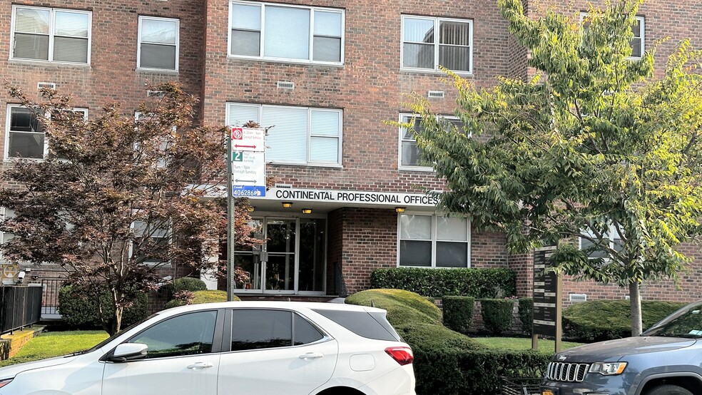 10721 Queens Blvd, Forest Hills, NY en venta - Foto del edificio - Imagen 2 de 16