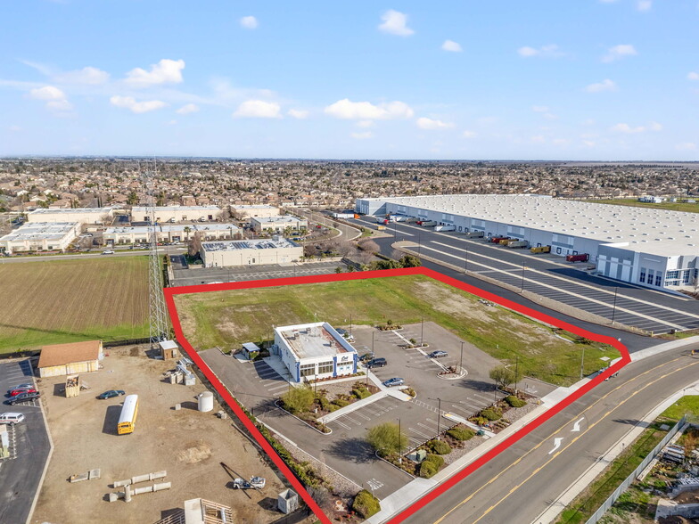 520 Park Center Dr, Patterson, CA en venta - Foto principal - Imagen 1 de 21