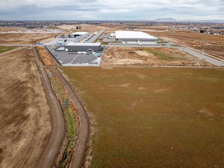 17540 Midland Blvd, Nampa, ID en alquiler - Vista aérea - Imagen 2 de 3