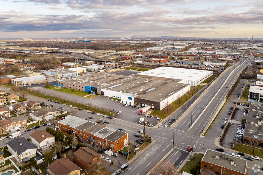 8000 Av Blaise-Pascal, Montréal, QC en alquiler - Vista aérea - Imagen 2 de 11