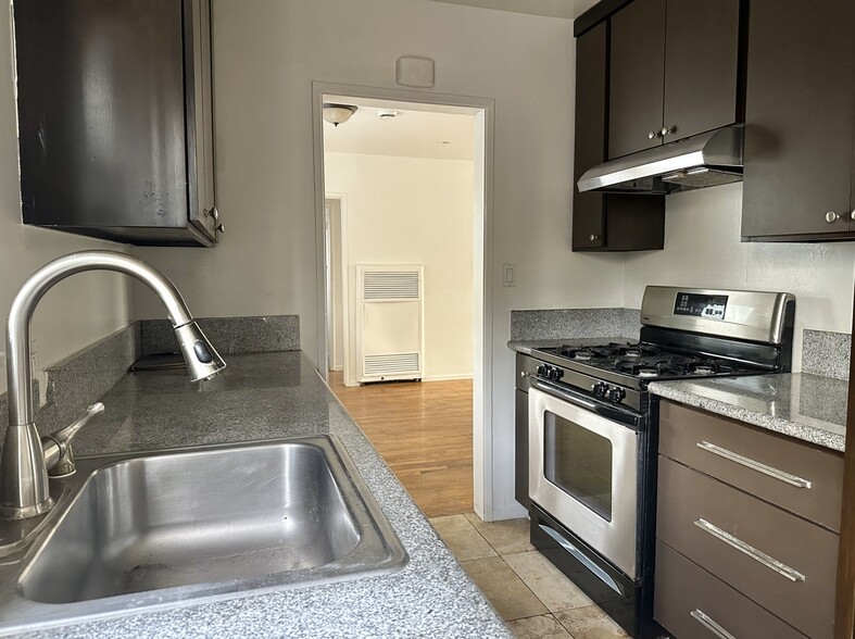 5748 Morley St, Los Angeles, CA en venta - Foto del interior - Imagen 3 de 9