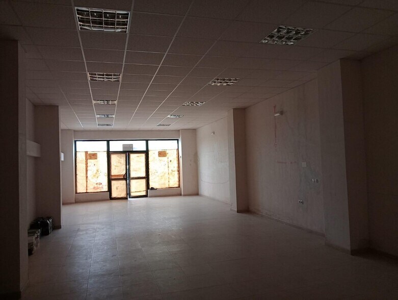 Local en Cáceres en venta - Foto del edificio - Imagen 2 de 6