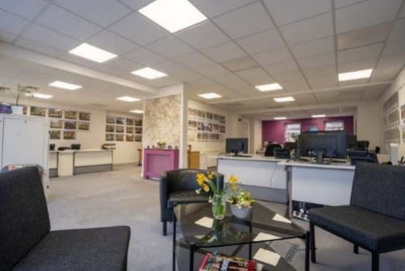 599-601 Wakefield Rd, Huddersfield en alquiler Foto del interior- Imagen 1 de 4