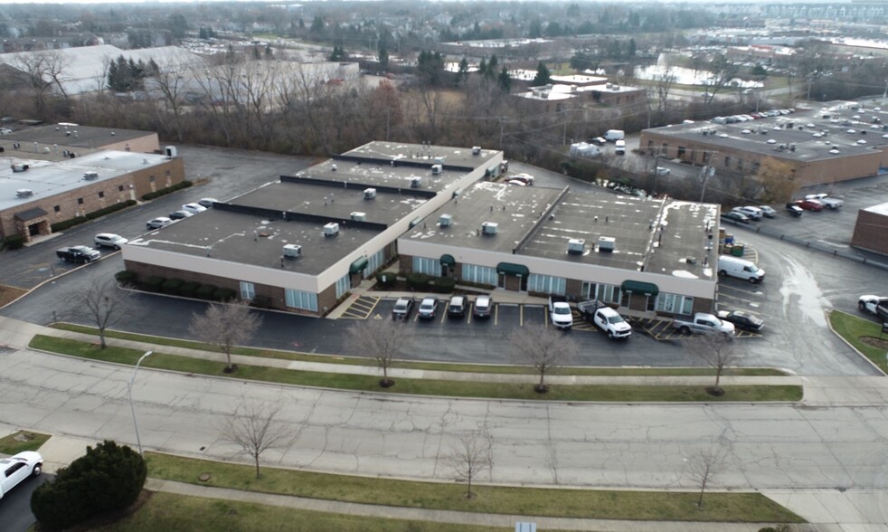 2095 Stonington Ave, Hoffman Estates, IL en alquiler - Foto del edificio - Imagen 1 de 4