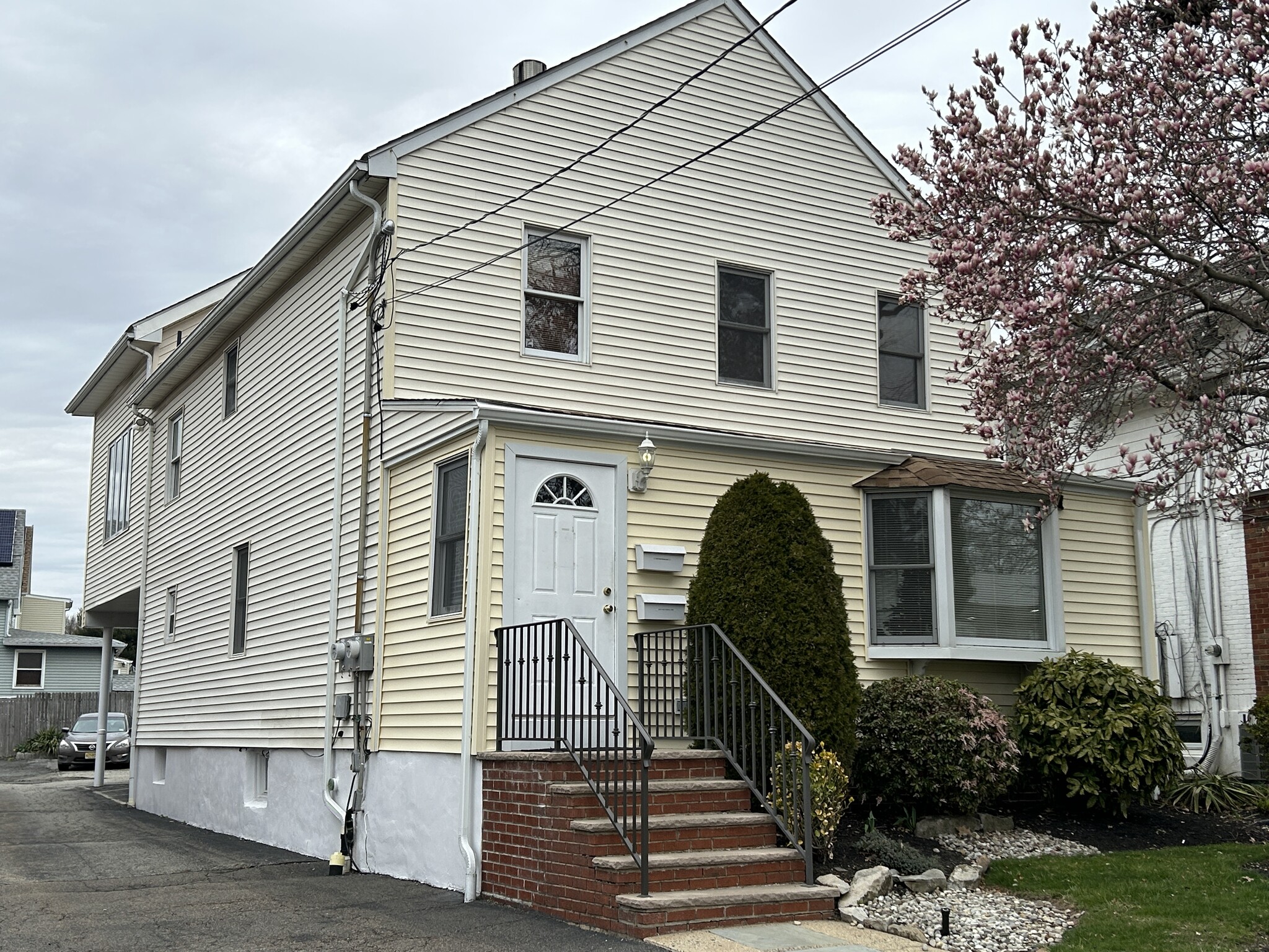 847 King George Rd, Fords, NJ en venta Foto principal- Imagen 1 de 37