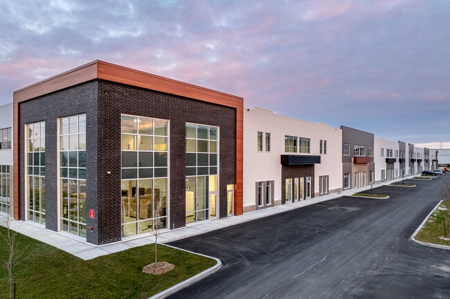 Más detalles de 160 Av D'ibéria, Candiac, QC - Nave en alquiler