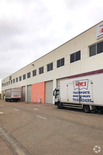 Nave en San Fernando de Henares, Madrid en venta - Foto del edificio - Imagen 1 de 2