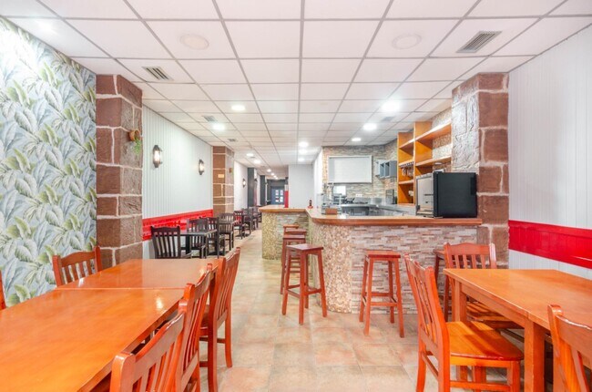 Más detalles de Calle Marquesa de Canillejas, 36, Siero - Local en venta