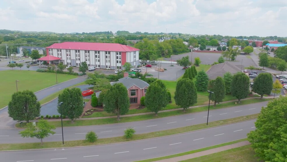 103 Bluegrass Commons Blvd, Hendersonville, TN en alquiler - Vídeo de anuncio comercial - Imagen 2 de 5