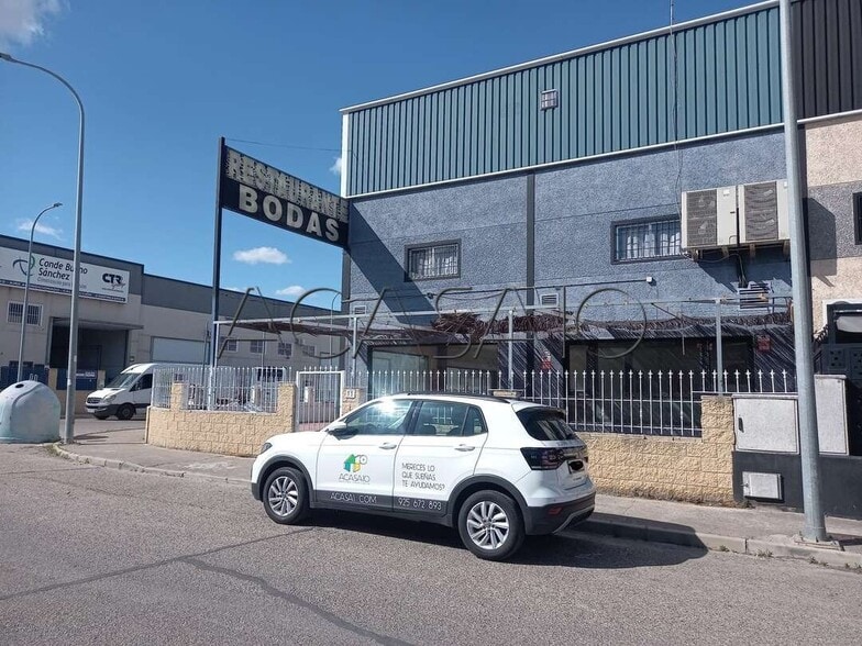 Local en Yuncos, Toledo en venta - Foto del edificio - Imagen 1 de 6
