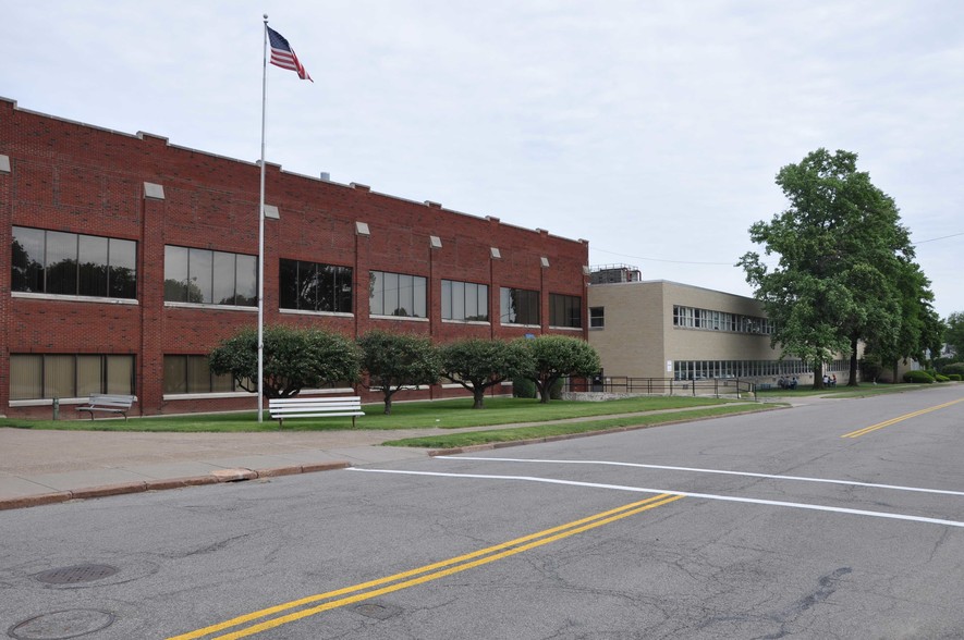 60 Carlson Rd, Rochester, NY en alquiler - Foto del edificio - Imagen 1 de 20