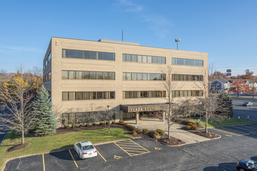 7261 Engle Rd, Middleburg Heights, OH en venta - Foto del edificio - Imagen 2 de 8