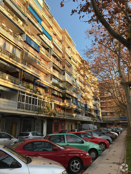 Calle Niza, 4, Móstoles, Madrid en venta - Foto del edificio - Imagen 2 de 2