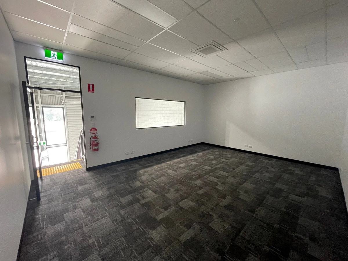 4 Colony Cl, Tuggerah, NSW 2259 - Unidad 12 - - Foto del interior - Image 2 of 9