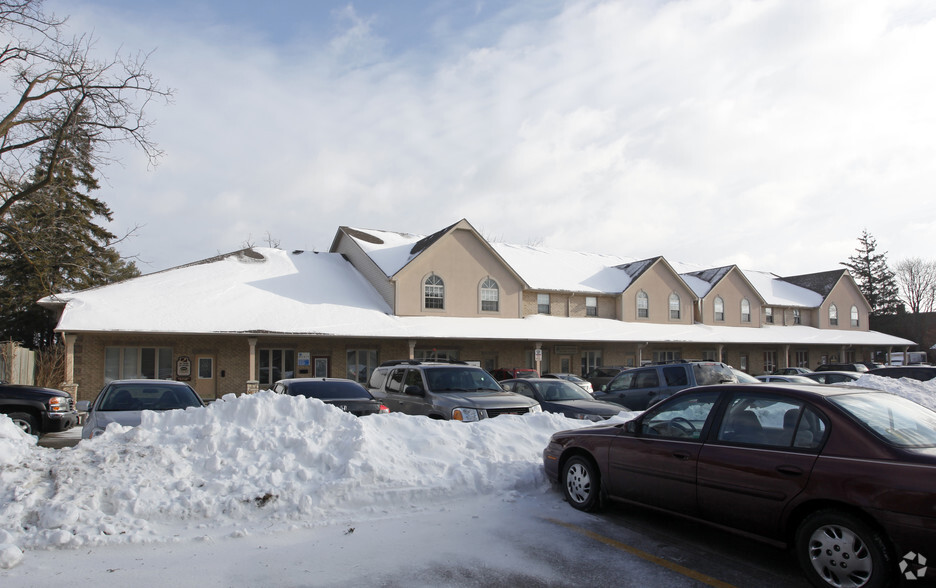 20 Main St N, Waterdown, ON en alquiler - Foto del edificio - Imagen 2 de 6