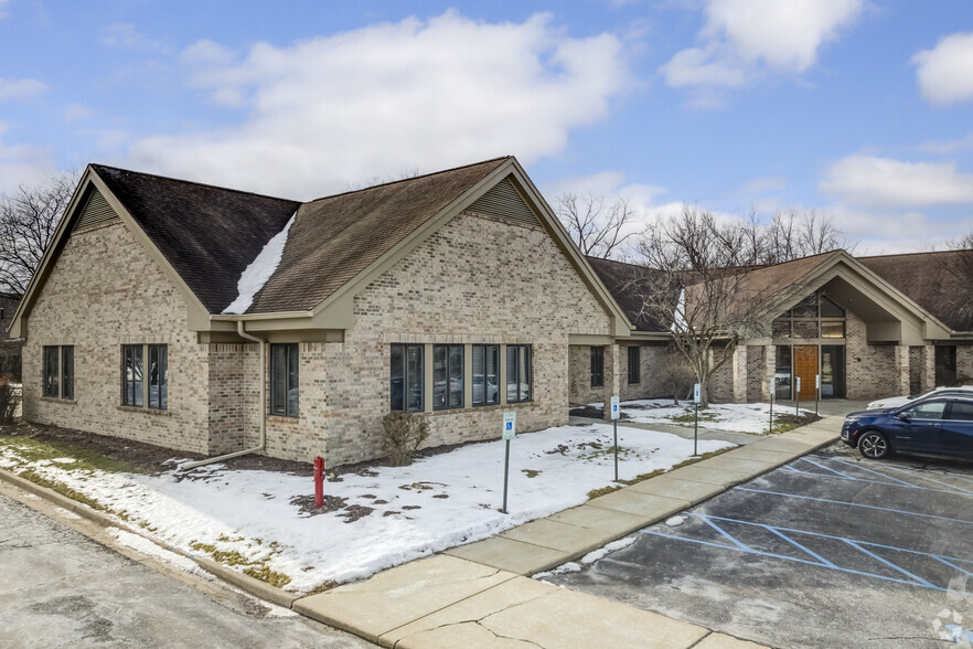 6607 W Saint Joseph Hwy, Lansing, MI en venta - Foto del edificio - Imagen 1 de 25