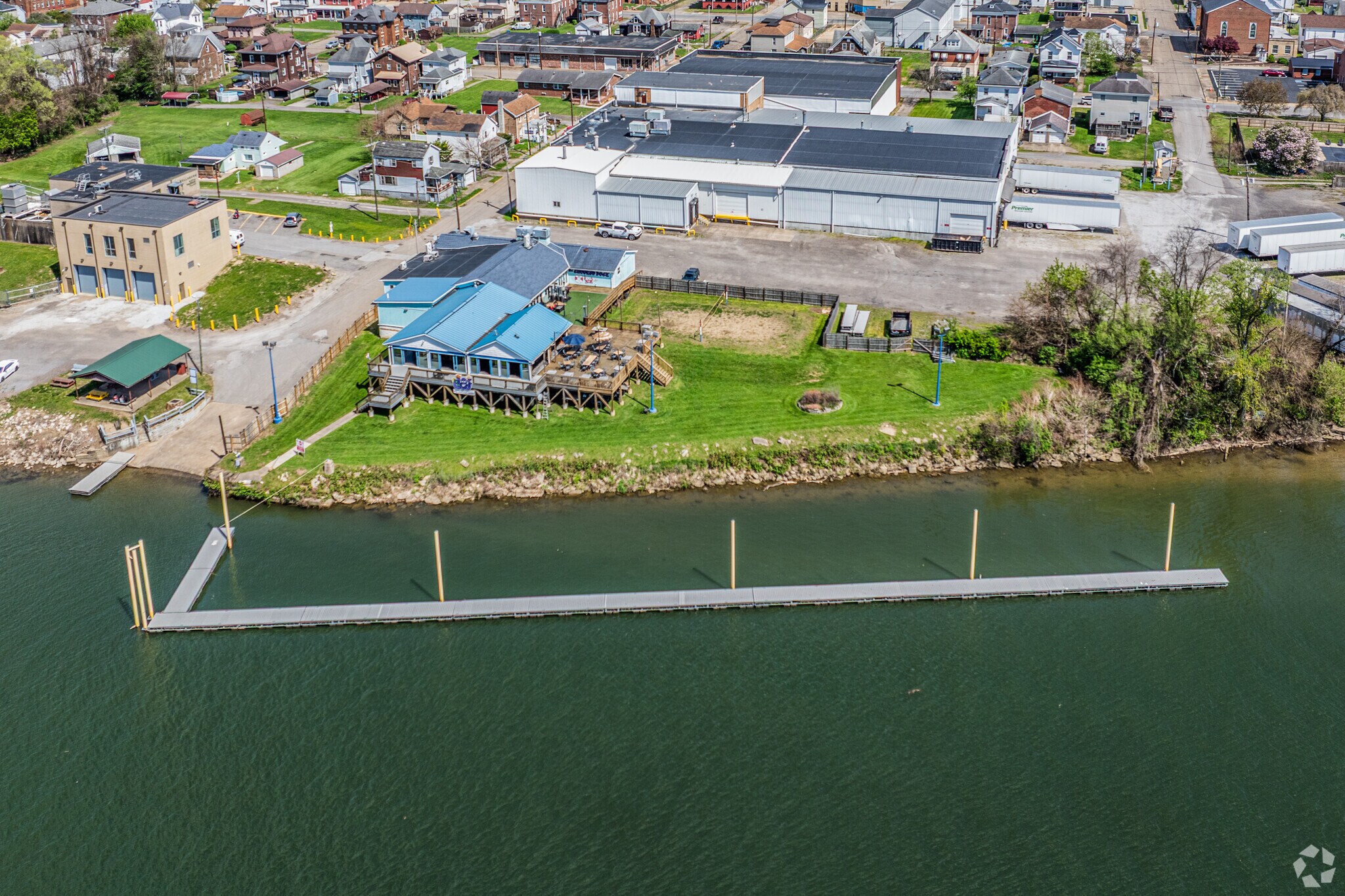 30 12th St, Wellsburg, WV en venta Vista aérea- Imagen 1 de 1