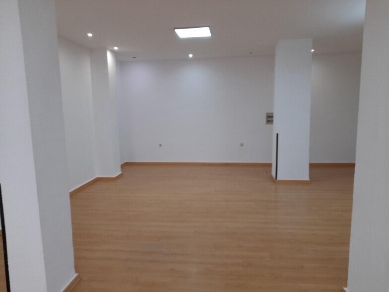 Local en Cáceres, Cáceres en alquiler - Foto del edificio - Imagen 2 de 23