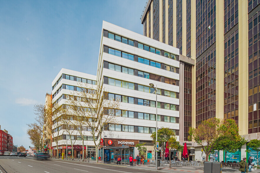 Oficinas en Madrid, MAD en alquiler - Foto del edificio - Imagen 2 de 3