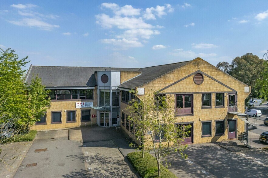 Waterside Dr, Slough en alquiler - Foto del edificio - Imagen 2 de 5