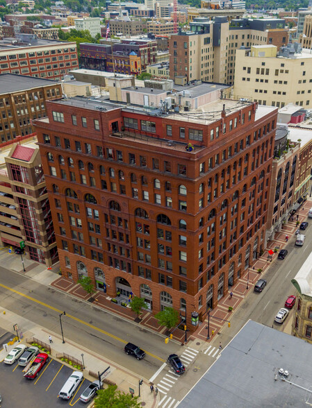 40 Pearl St NW, Grand Rapids, MI en alquiler - Foto del edificio - Imagen 3 de 21