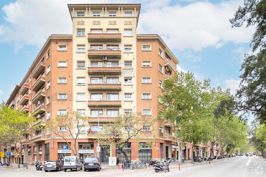 Local en Barcelona, Barcelona en alquiler - Foto del edificio - Imagen 2 de 2