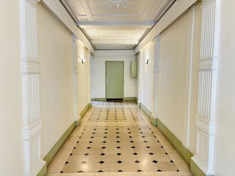 8 Boulevard Poissonnière, Paris en alquiler - Vestíbulo - Imagen 3 de 8