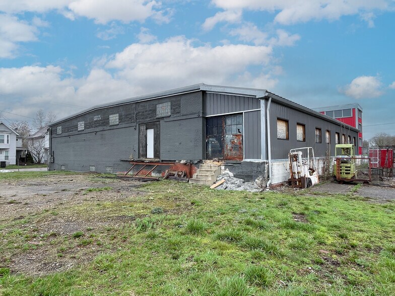 355 W Main St, Newark, OH en venta - Foto del edificio - Imagen 3 de 11