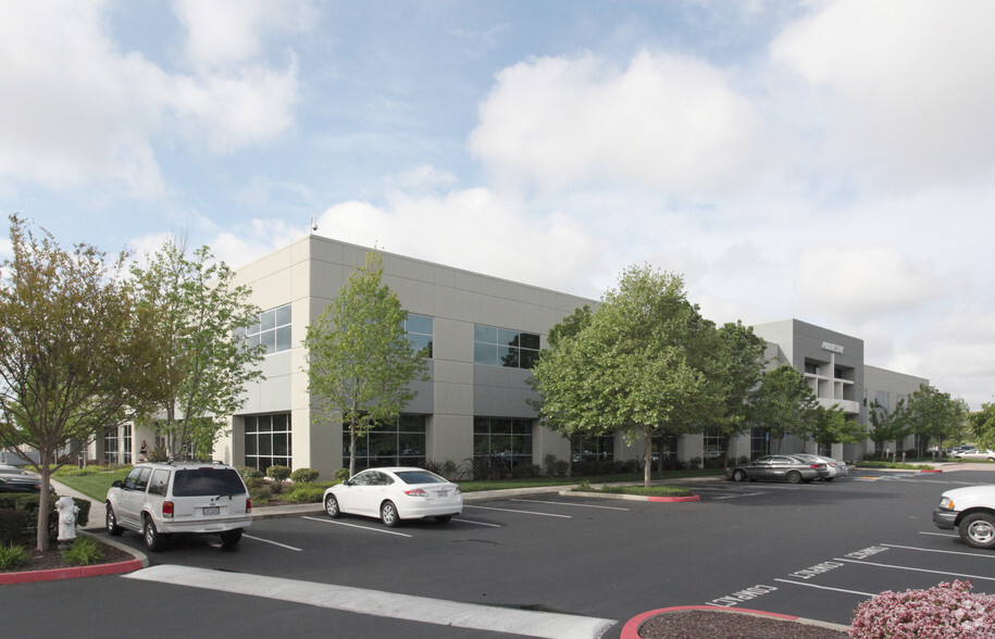 10940 White Rock Rd, Rancho Cordova, CA en alquiler - Foto del edificio - Imagen 3 de 22