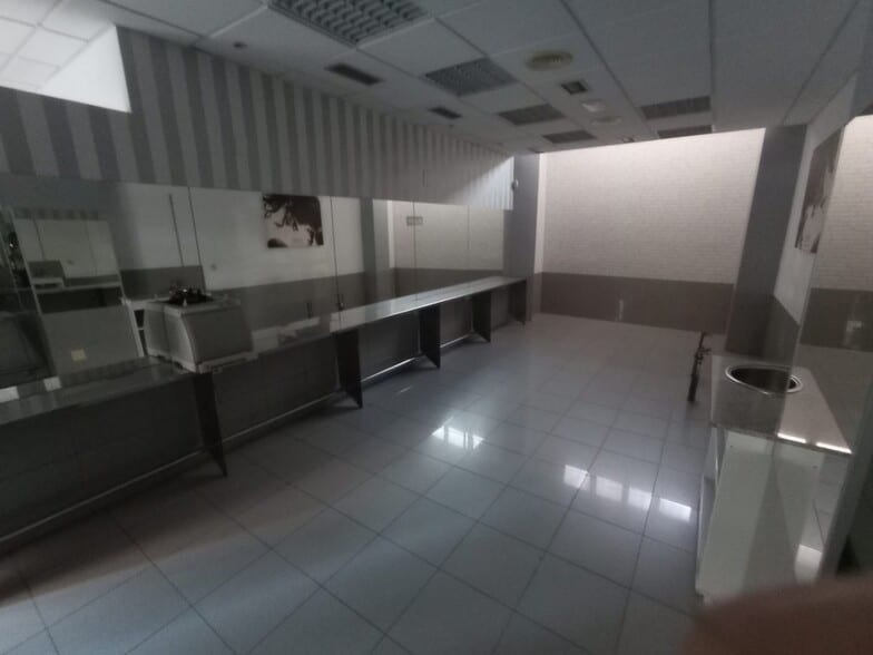 Local en Cáceres en venta - Foto del edificio - Imagen 2 de 12