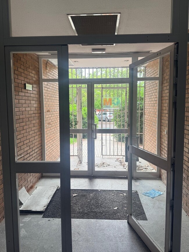 Más detalles de Calle Cabo de San Vicente, 18, Alcorcón - Local en alquiler