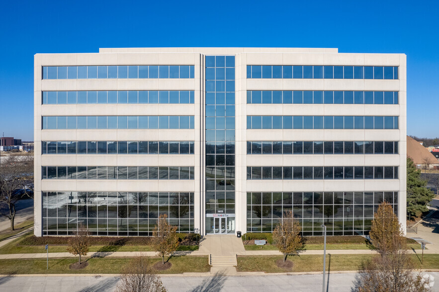 1933 N Meacham Rd, Schaumburg, IL en alquiler - Foto del edificio - Imagen 3 de 10