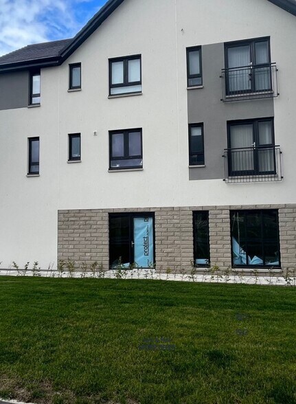 17 Jasmine Dr, Elgin en venta - Foto del edificio - Imagen 2 de 4