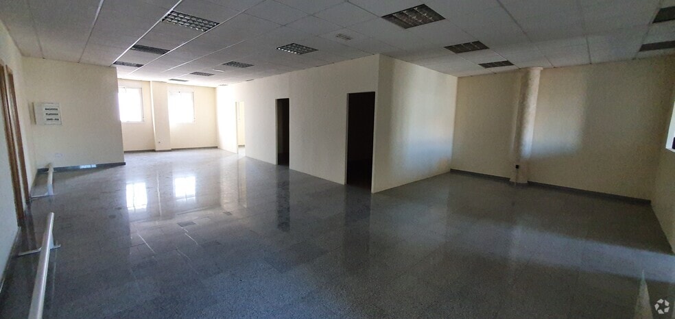 Nave en Móstoles, Madrid en venta - Foto principal - Imagen 1 de 19