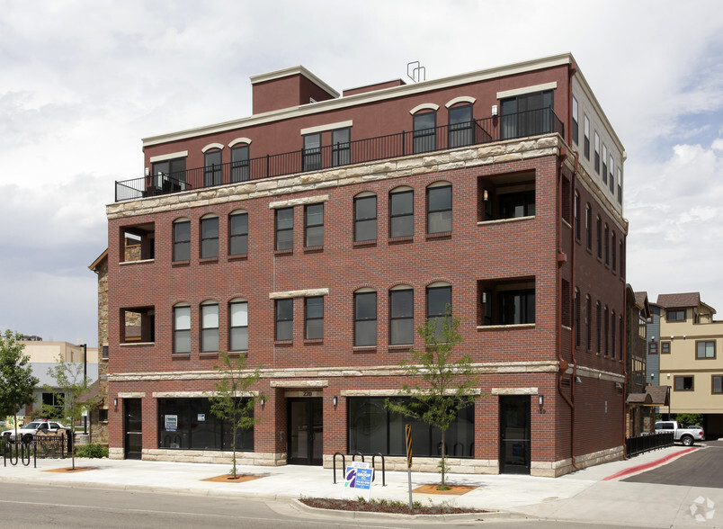 220 Willow St, Fort Collins, CO en venta - Foto del edificio - Imagen 3 de 40