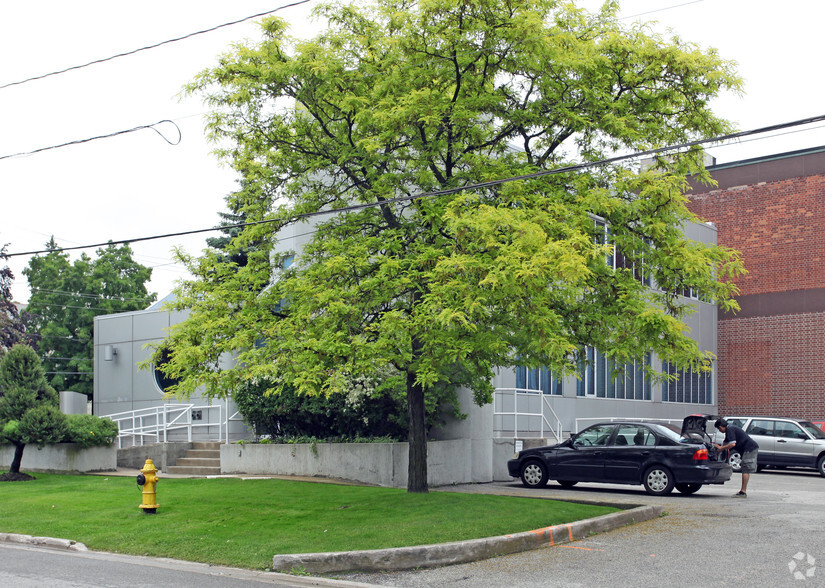 4151 Sheppard Ave E, Toronto, ON en alquiler - Foto del edificio - Imagen 2 de 2