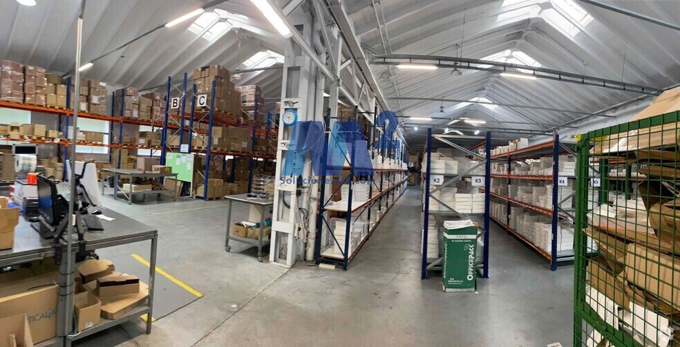 Nave en San Fernando de Henares, Madrid en venta - Foto del edificio - Imagen 2 de 9