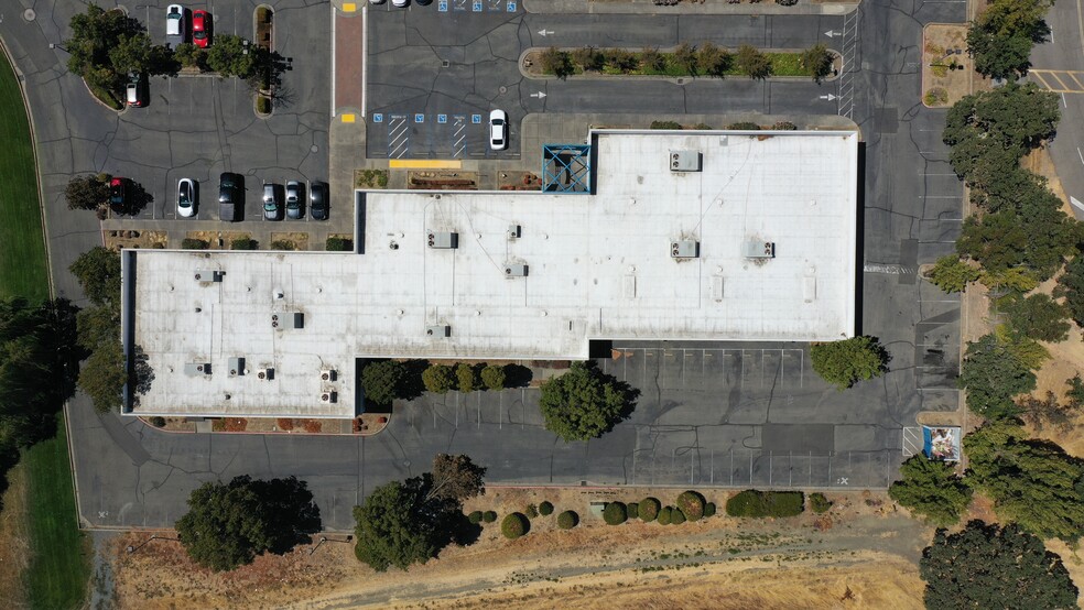 435 Executive Court North, Fairfield, CA en venta - Foto del edificio - Imagen 2 de 12