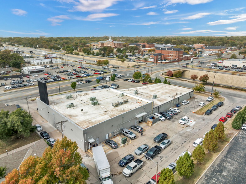 504 S Edgemoor St, Wichita, KS en alquiler - Foto del edificio - Imagen 3 de 28