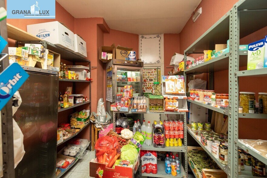 Local en Granada, Granada en venta - Foto del edificio - Imagen 3 de 19