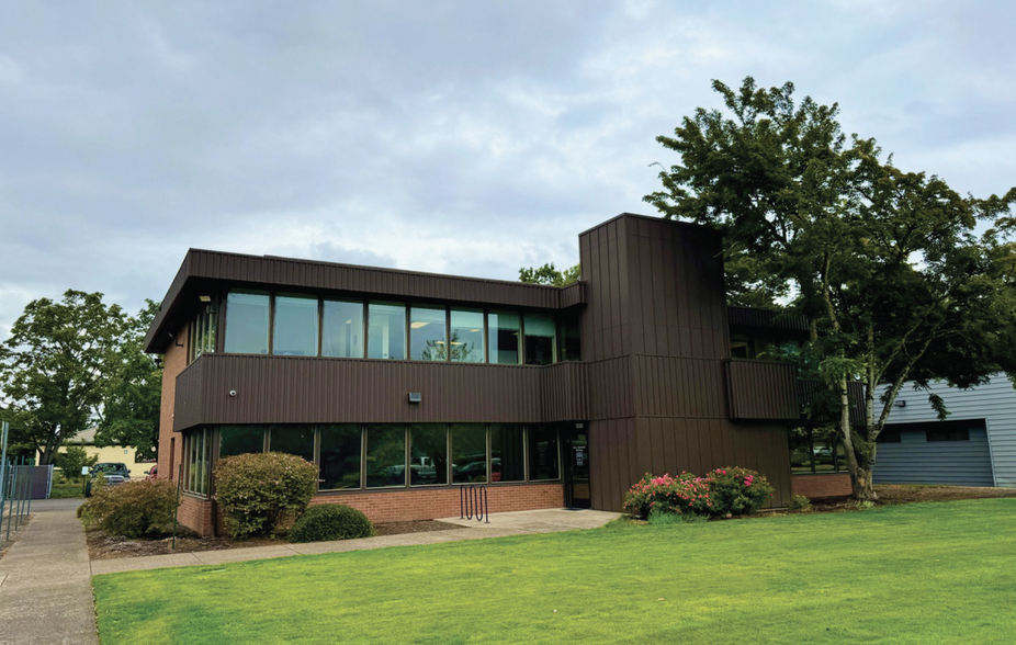 1090 Gateway Loop, Springfield, OR en alquiler - Foto del edificio - Imagen 1 de 5