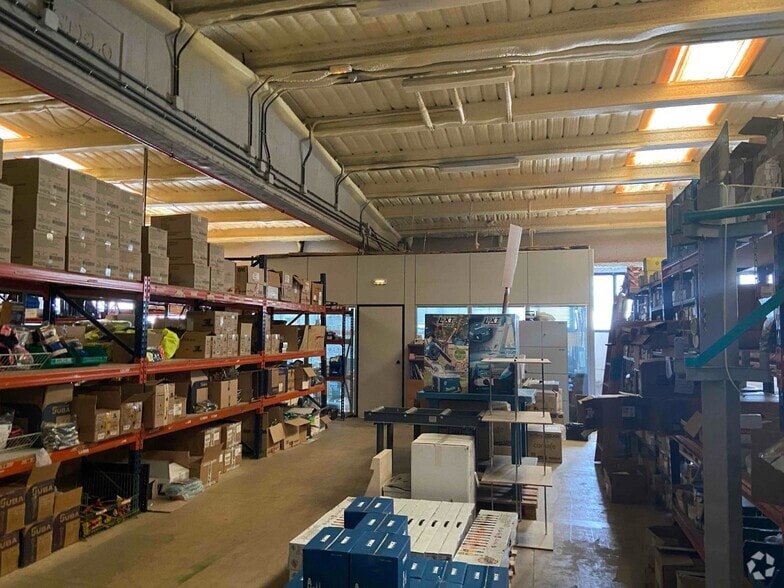 Nave en San Sebastián de los Reyes, Madrid en venta - Foto del interior - Imagen 1 de 1