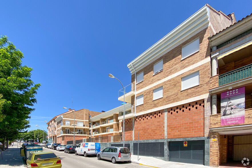 Calle Julián Berrendero, 14, San Agustín del Guadalix, Madrid en venta - Foto del edificio - Imagen 3 de 3