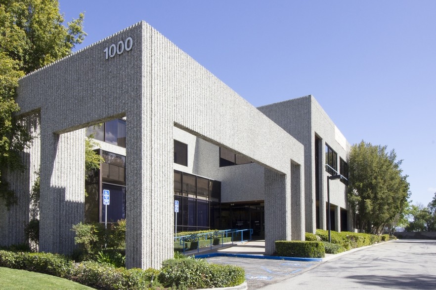 1000 Business Center Cir, Newbury Park, CA en alquiler - Foto del edificio - Imagen 1 de 6