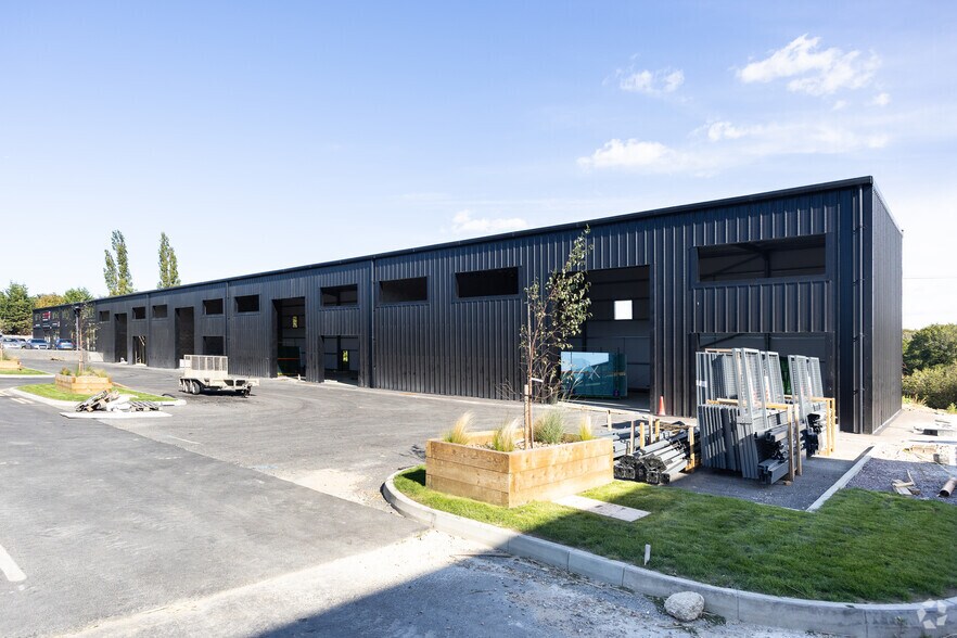 Units 30-39 Gatehouse Hub, Gatehouse Ln, Neaves Park, Hurstpierpoint en venta - Foto principal - Imagen 2 de 3