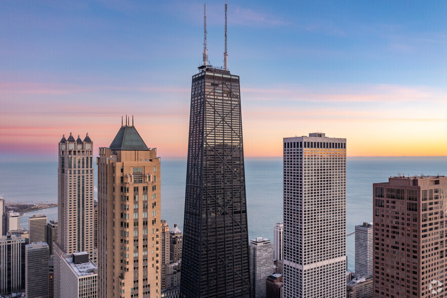 875 N Michigan Ave, Chicago, IL en alquiler - Foto del edificio - Imagen 2 de 23